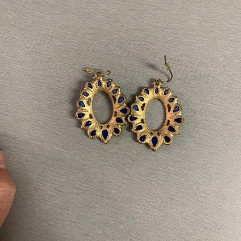 Earrings - Picture 5 of 5